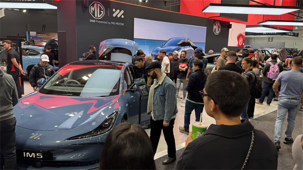 智己汽車正式登陸澳大利亞，雙車閃耀墨爾本車展